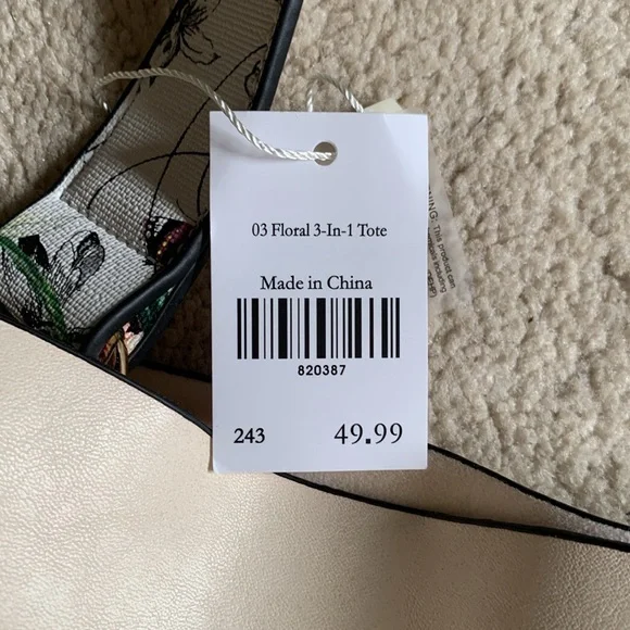 NEW WITH TAG Cream Bucket Bag with floral accents FROM Cracker Barrel - Picture 3 of 11